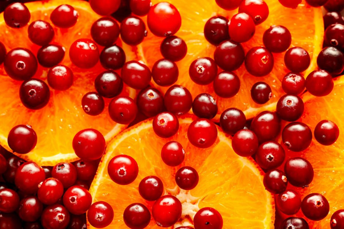 IlluminationsH's tweet photo. Cranberry Orange Is Back!
Now in a new jar with gorgeous metal label with lid and made from food-grade paraffin wax. This candle burns cleanly and disperses scent amazingly.
Also available in pillar candles again! 
#illuminationsisback #cranberryorange
https://t.co/qDBxXgwfOK https://t.co/r6s0uO8ODP
