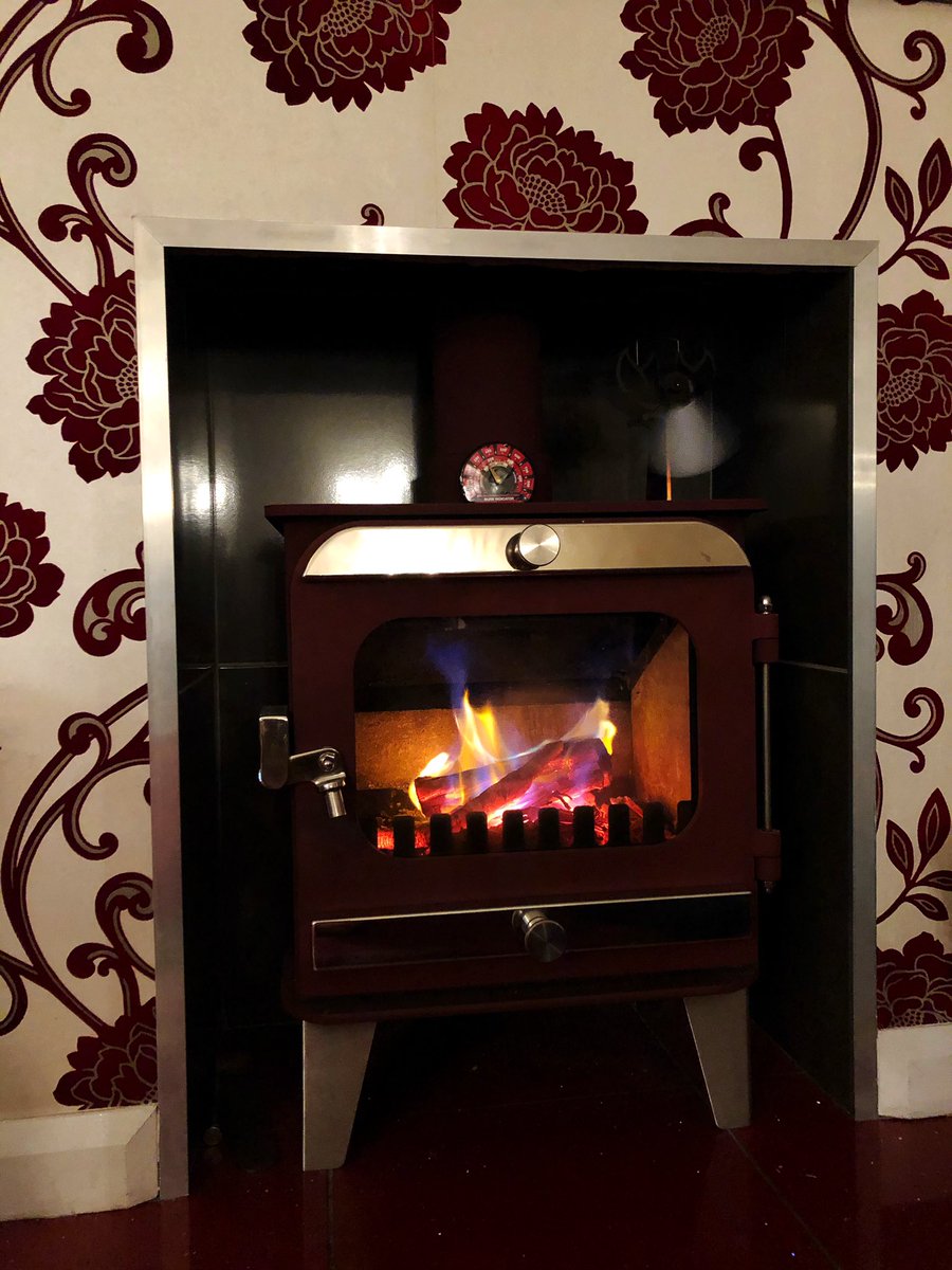 IanM1871's tweet photo. Making up for The Royals not being on fire tonight. Comfortably in the #BurnZone https://t.co/UxKyzrfEYZ