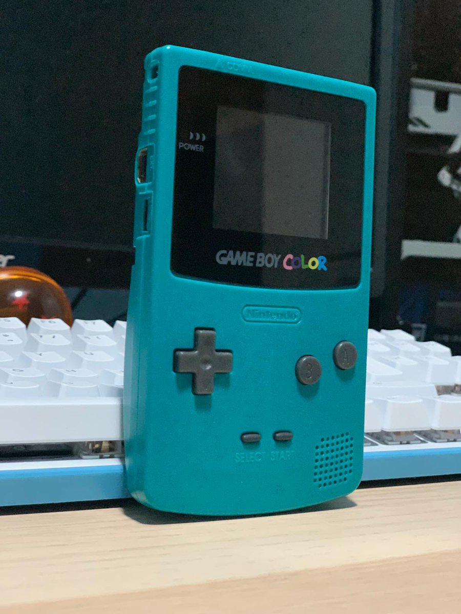 ItsJoshDesign's tweet photo. Did someone else have this game boy when he/she was a child? I used to love it 🕹 A new video will be real released very soon 😏

Alguien más tenía esta Game Boy cuando era pequeño? A mi me encantaba 🕹 Un nuevo vídeo vera la luz muy pronto 😏

#YouTube #GameBoy #Restoration https://t.co/tZvrWAUsqG