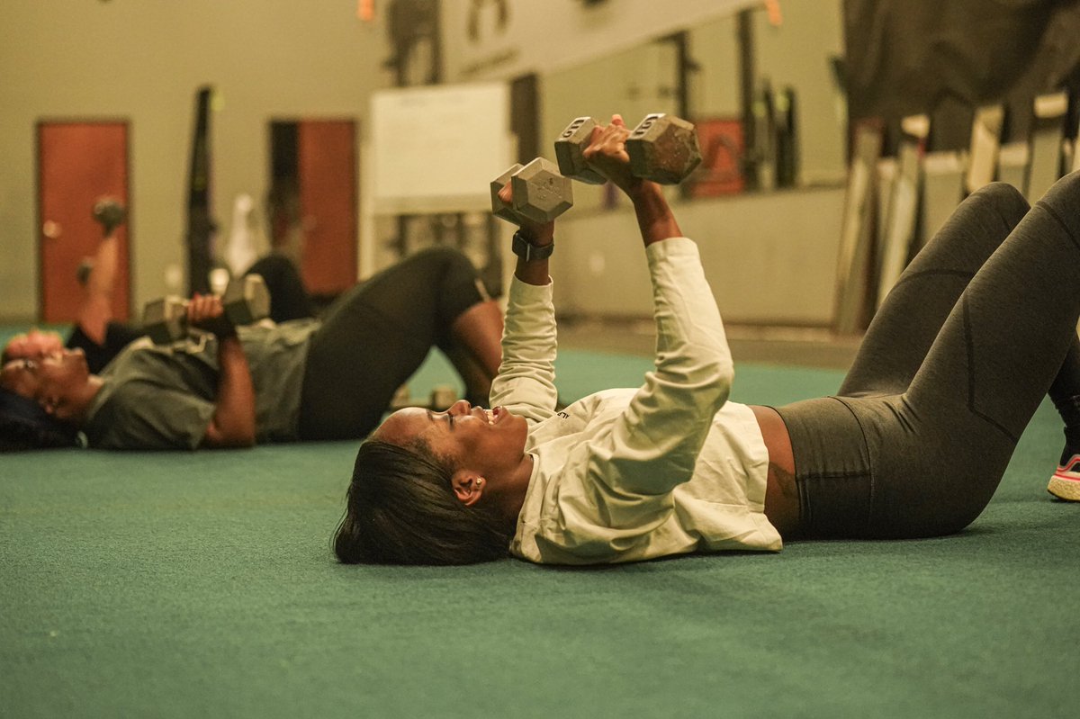 BullittTeam's tweet photo. #Bullitt +Weights + @vertimax = THAT WORK 💯
.
The ladies got after it today! Week 1 officially in the books 📚🤝
.
#LeanMassProgram #Bullitt #Fitness #womenwholift #strengthtraining #performancetraining #CSCS #CISSN @DraftDiamonds #BelieveTheHype https://t.co/6Qj8ZGTiSg