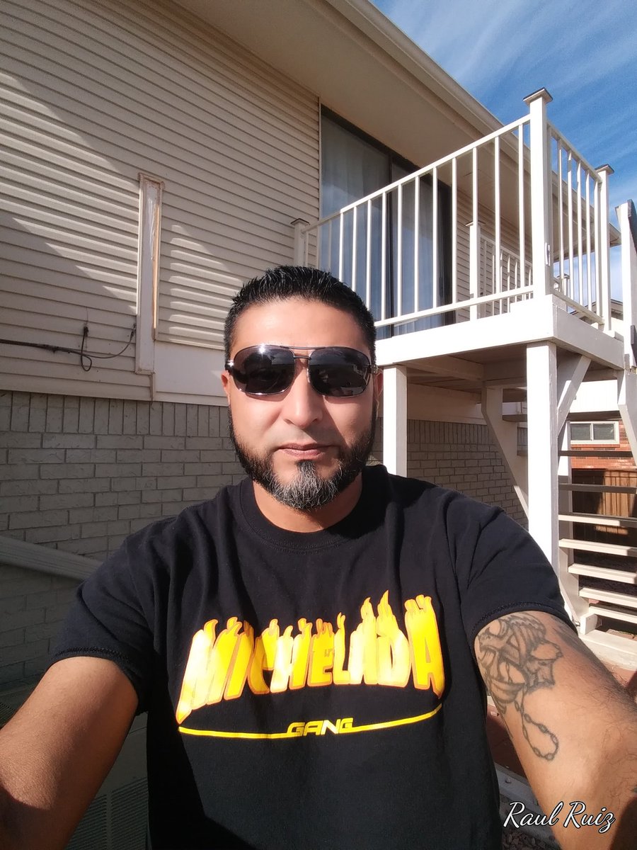 361_9420's tweet photo. Happy birthday to me so dis is what 44 looks like https://t.co/b8Sf9Udbx1