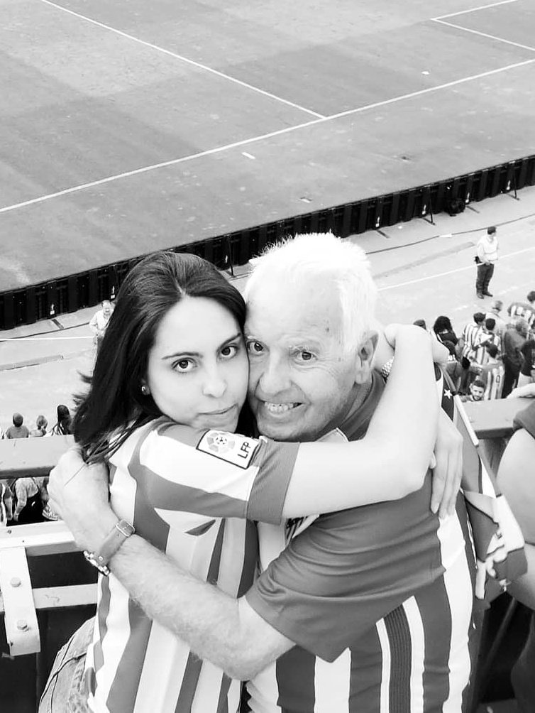 Lnaa31's tweet photo. Esa sonrisa que me mueve el mundo.
Pronto,muy pronto estaremos todos juntos de nuevo... te amamos, se fuerte💪🏽💔 https://t.co/9Q2jqnOzzw