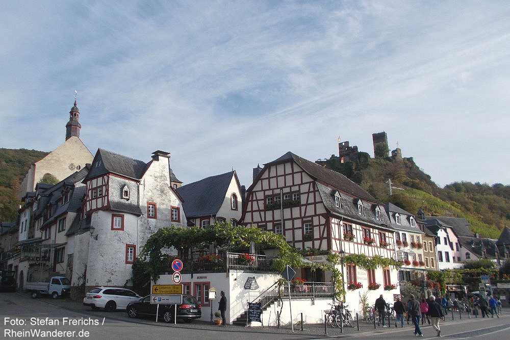 RheinWanderer's tweet photo. #Wandern an der #Mosel: Diese schöne #Wanderung (14 km) auf dem #Moselsteig führt von #Cochem über #Valwigerberg + #Bruttig-#Fankel nach #Beilstein (Foto). Mein #Tipp: Unbedingt den Ort + #Burg #Metternich besichtigen! Mehr Fotos + Infos hier: https://t.co/CDlvyQPj1N #RLPerleben https://t.co/gaOgdyAOjy