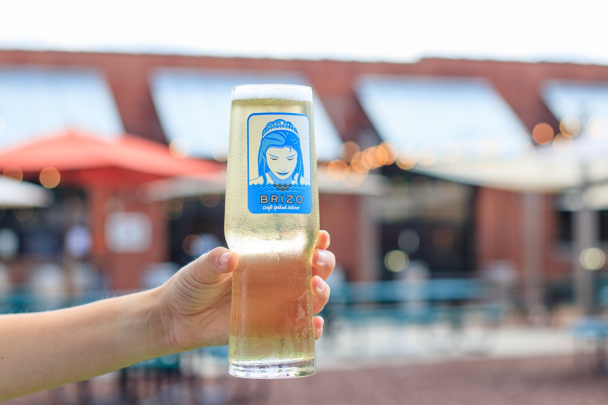 NoDaBrewing's tweet photo. It's a great day to treat yourself to a Ginger Lime @brizoselzter, proudly brewed by yours truly! π»βοΈ
.β£
.β£
.β£
#cltzer #brizoseltzer #nodabrewingcompany #ncbeer #drinklocal https://t.co/urypgXiqSL