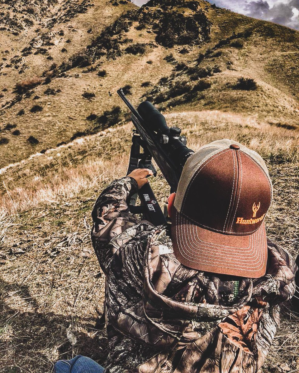 BoneManiacs's tweet photo. Start'em Young  @huntworth @vortexoptics @chistensenarms 
.
.
#huntlikeamaniac #bonemaniacs #startemyoung #2020 #hunting https://t.co/GUqzfi7JEU