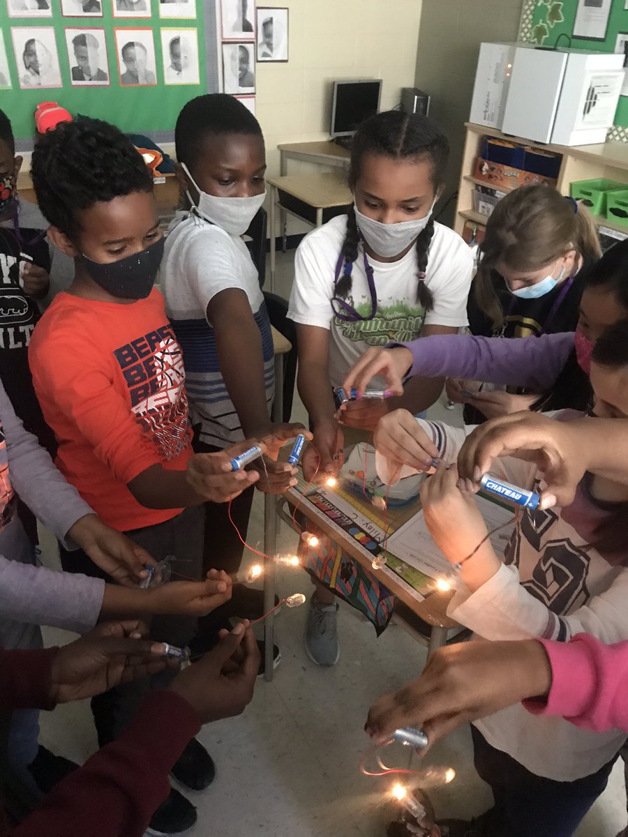 ShanahanGr2and3's tweet photo. “This is my favourite science unit I’ve ever experienced.” Today students wired parallel and series circuits. Many “lightbulb” moments. #HandsOnLearning #inquiryProcess @stjthunder https://t.co/Pm5PCieDKP