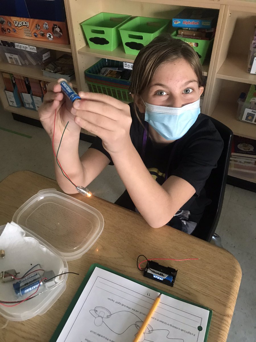 ShanahanGr2and3's tweet photo. “This is my favourite science unit I’ve ever experienced.” Today students wired parallel and series circuits. Many “lightbulb” moments. #HandsOnLearning #inquiryProcess @stjthunder https://t.co/Pm5PCieDKP