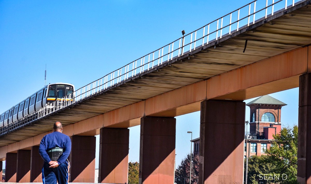 seand6711's tweet photo. ATL Snapshot ☀️🌳🚇@downtownatlanta @marta_explorers @seand6711 @discoveratlanta 📸 #atlanta #masstransit #photography #martatrain #atlstreetphoto #nikond3400 #november #timeless_streets #landscape #bluesky #autumn #marta #photography #cityscape #streetphotography https://t.co/iCYVQqfKGp