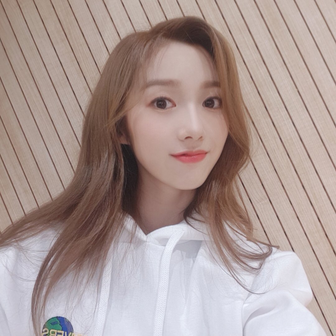 wangkepics's tweet photo. hope she has a great birthday, wish we got regular updates from the howz account😔 #happywangkeday https://t.co/odbjmFOprw