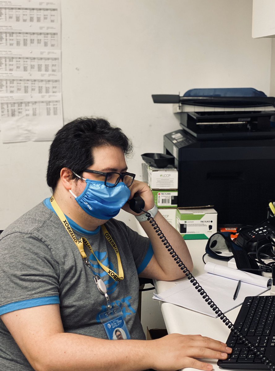 JamesThibeau's tweet photo. #makingcalls #smilebadges @LawVulakh @pnixnix @keroninc @DavidMoros16 https://t.co/TYpK9q8XRL