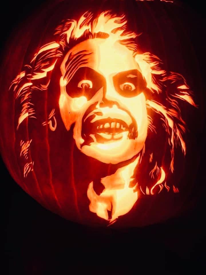 lynmar01's tweet photo. @MichaelKeaton hi there I’m a big fan!! And Beetlejuice is one of my all-time fave movies. I know we are all caught up in the election - thought you’d like this for break from it all...carved by a good friend on Saturday. https://t.co/5Fh3ya97Sv