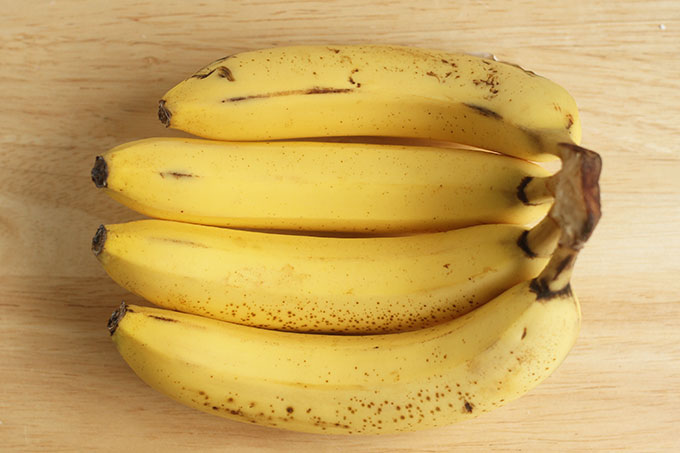 but if you get a green banana and let it ripen, it tends to look more like this.Some spots ripened faster and are now a little past ripe, and there's less evenness across a group of bananas.