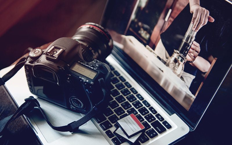 MailVlogger's tweet image. How to start vlogging: Top 20 vlogging tips for beginners📽️ Read Full Article: vloggermail.com/how-to-start-v…

#vlog #vlogger #vlogtips #creators #YouTuber
