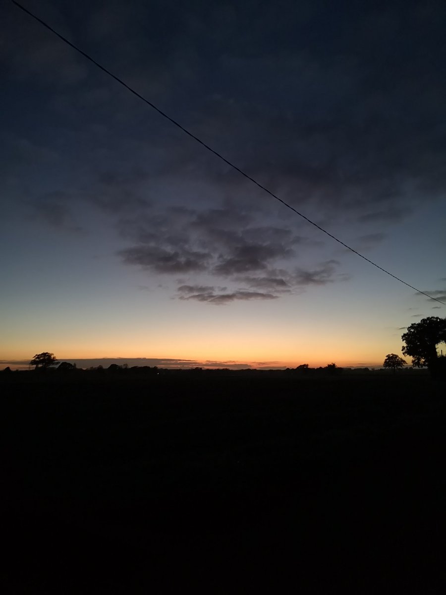 TubsTentsEvents's tweet photo. #nofilter #sunset #innorfolk #norfolkcountryside #norfolk https://t.co/VpHqAvnVNP
