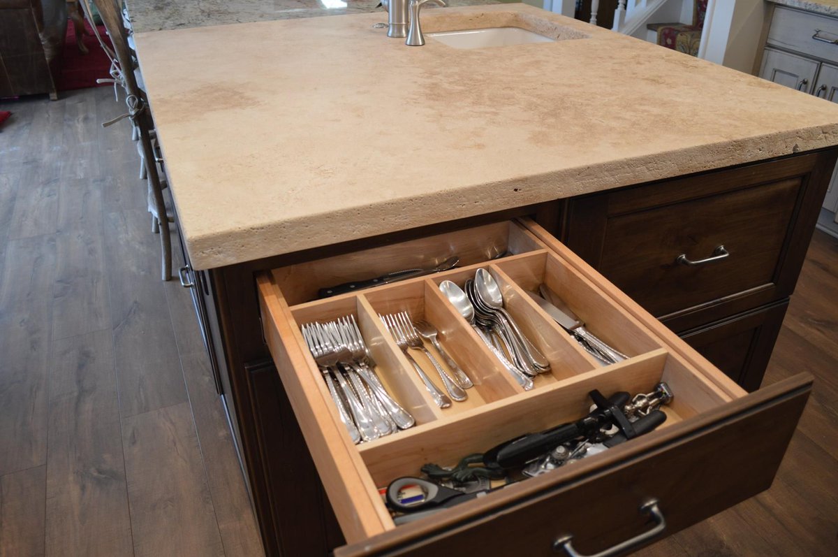 Studio76Kitchen's tweet photo. What have you got in your drawers? Kitchen drawers are the best way to organize utensils, spices, small gadgets, storage containers, and even pots and pans! https://t.co/7dZaESf7yF