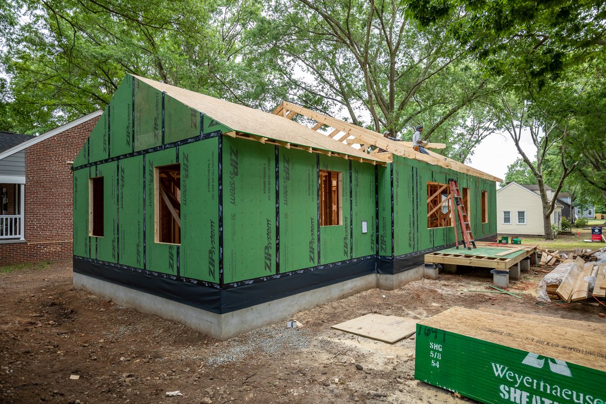 projectHOMES's tweet photo. It is now on it’s way to becoming a beautiful addition to the Maymont neighborhood, by providing another affordable homeownership opportunity. Be sure to keep an eye out for this one! 

#transformation #constructionphotography #affordablehousing #richmondva #richmondrealestate https://t.co/lmeSpnwIVP