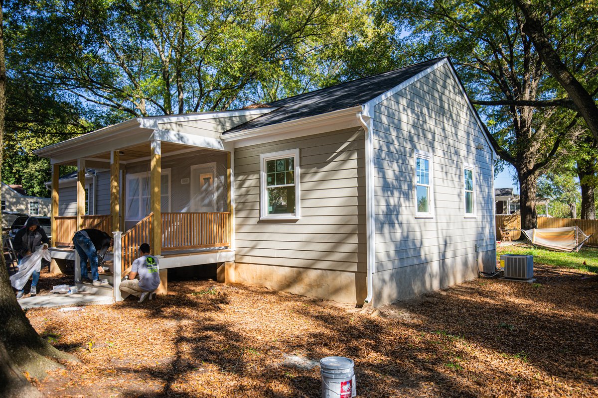 projectHOMES's tweet photo. It is now on it’s way to becoming a beautiful addition to the Maymont neighborhood, by providing another affordable homeownership opportunity. Be sure to keep an eye out for this one! 

#transformation #constructionphotography #affordablehousing #richmondva #richmondrealestate https://t.co/lmeSpnwIVP