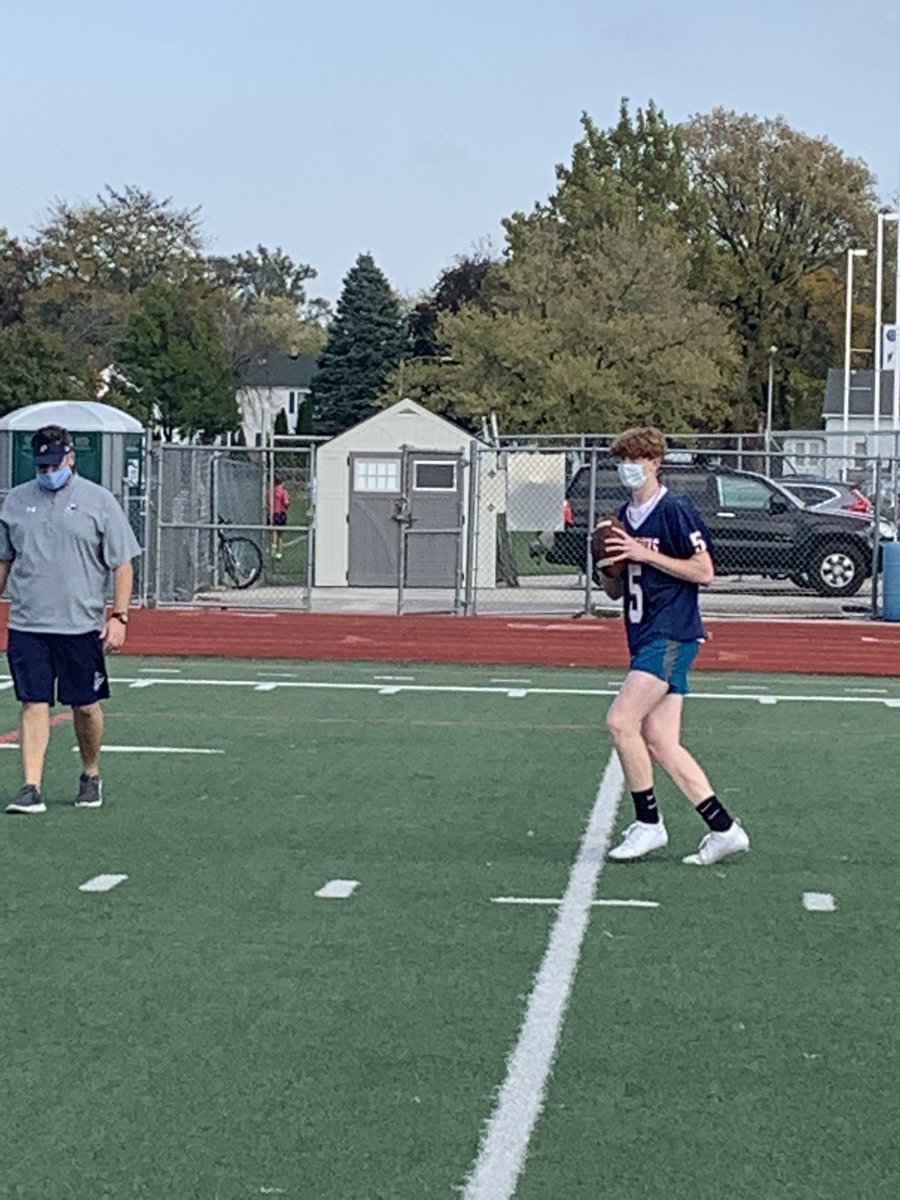 WABlackhawkFB's tweet photo. Its #WearAMaskWednesday! Wear a mask and practice good social distancing! https://t.co/uq6k1jzFyU