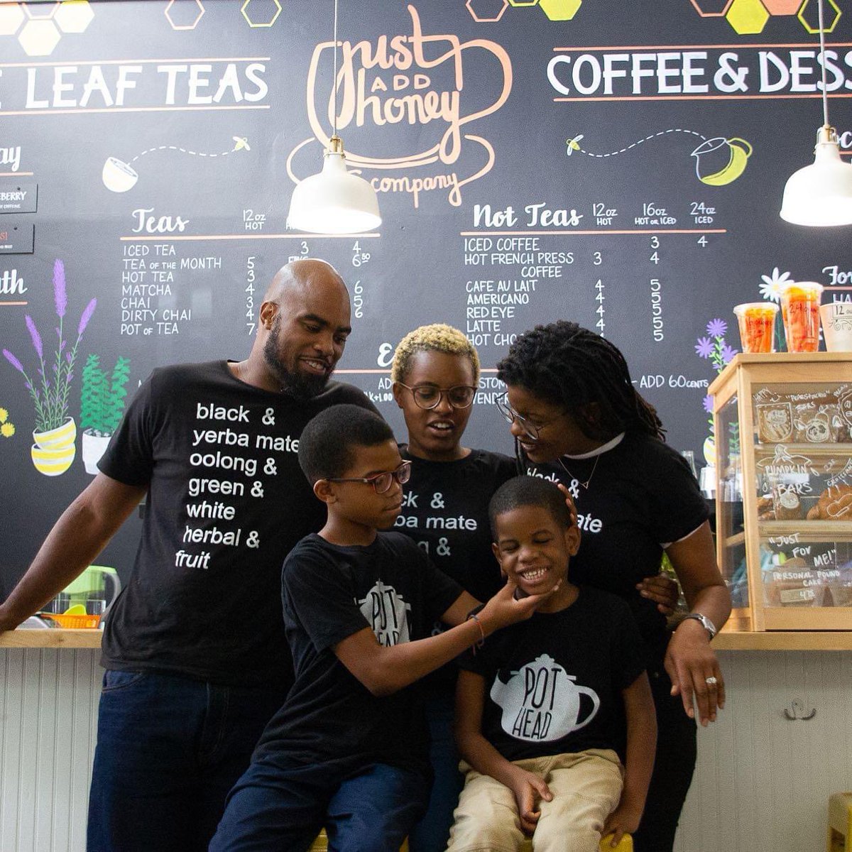 SAUEBLACKGA's tweet photo. This Black-Owned Tea Shop in Atlanta is the Perfect Place for Tea Lovers 🍵 

📍Just Add Honey Tea Company

684 John Wesley Dobbs Ave NE, Atlanta, GA 30312 https://t.co/UndiOUIZKg