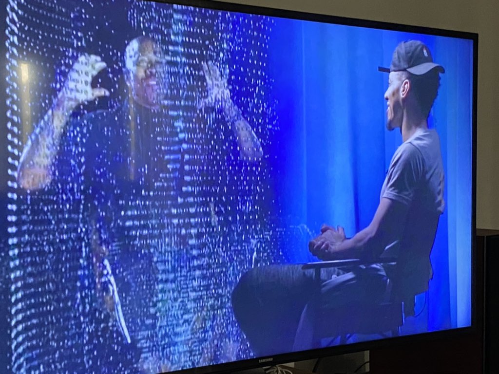 jasonnberger's tweet photo. @emilyvdw And they even “beamed” Kenny Smith out when he was done. https://t.co/DYLOFv3KGe