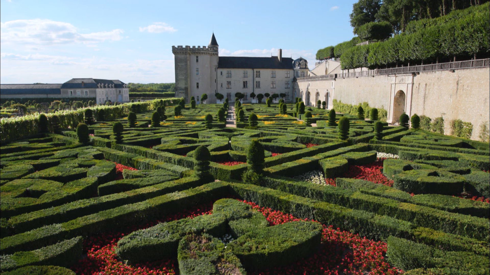 トップコート 公式 Rt Heritage Tbs 写真は 美しい庭園が見物のヴィランドリー城です 空から見るとモザイクのよう フランス ロワール渓谷の名城 11月8日 日 午後6時放送です 世界遺産 フランス ロワール 名城 ヴィランドリー