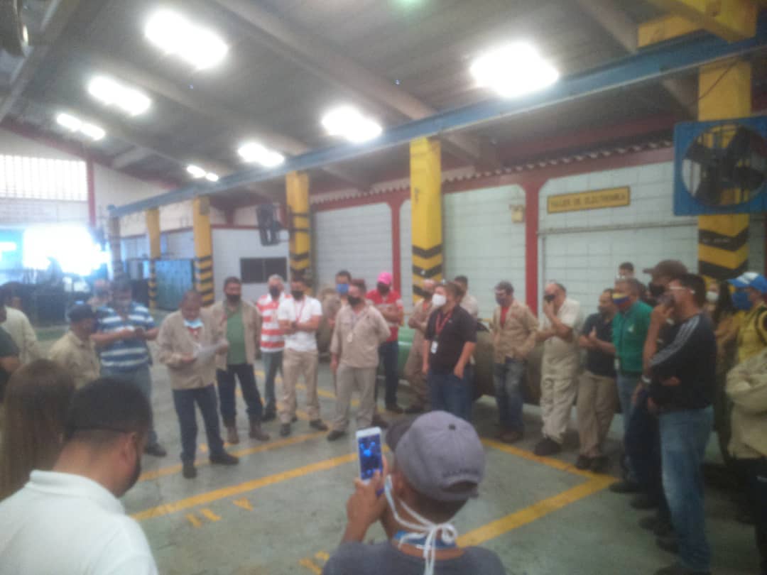 MigueljrTROPA's tweet photo. El CPT de #Pequiven Ana María Campos, en Discusión y construcción de propuestas para la transformación revolucionaria de la industria e implementación de nuevo modelo empresarial, evaluación y sistematización por Sala Batalla Productiva @NicolasMaduro @TareckPSUV @eduardopiate2 https://t.co/qDvW2ukWCr