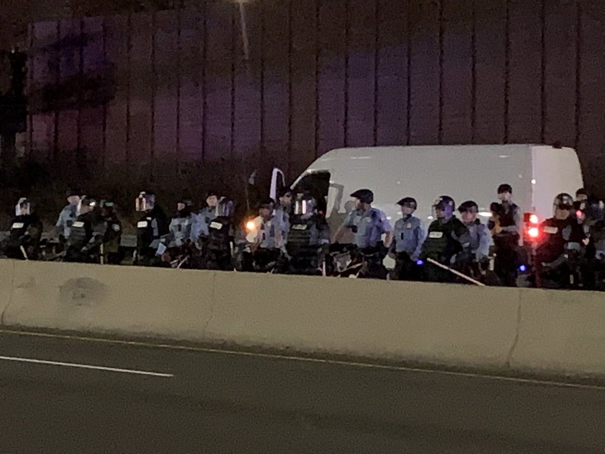 kscullinfox9's tweet photo. Demonstrators have been stuck on 94 for at least an hour, police not letting them exit.  Police say they’re all under arrest. Unclear what’s going to happen to the 500+ people. https://t.co/uKqTIjeQ53