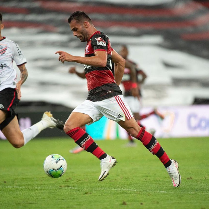 tmaia29's tweet photo. Classificados 🙏🏻 Glória a Deus por mais esse objetivo cumprido. Estamos nos fortalecendo a cada passo 💪🏻 Agora, é foco total nos próximos que estão por vir ⚫🔴 @flamengo
#TM33 #BlindadoporDeus #VamosFlamengo https://t.co/mpMSTquNcp