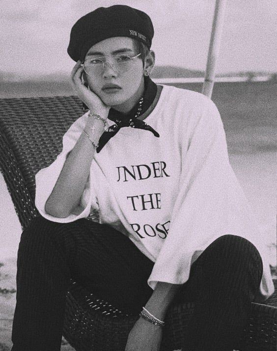 Taehyung and his Savage weverse replies-            []