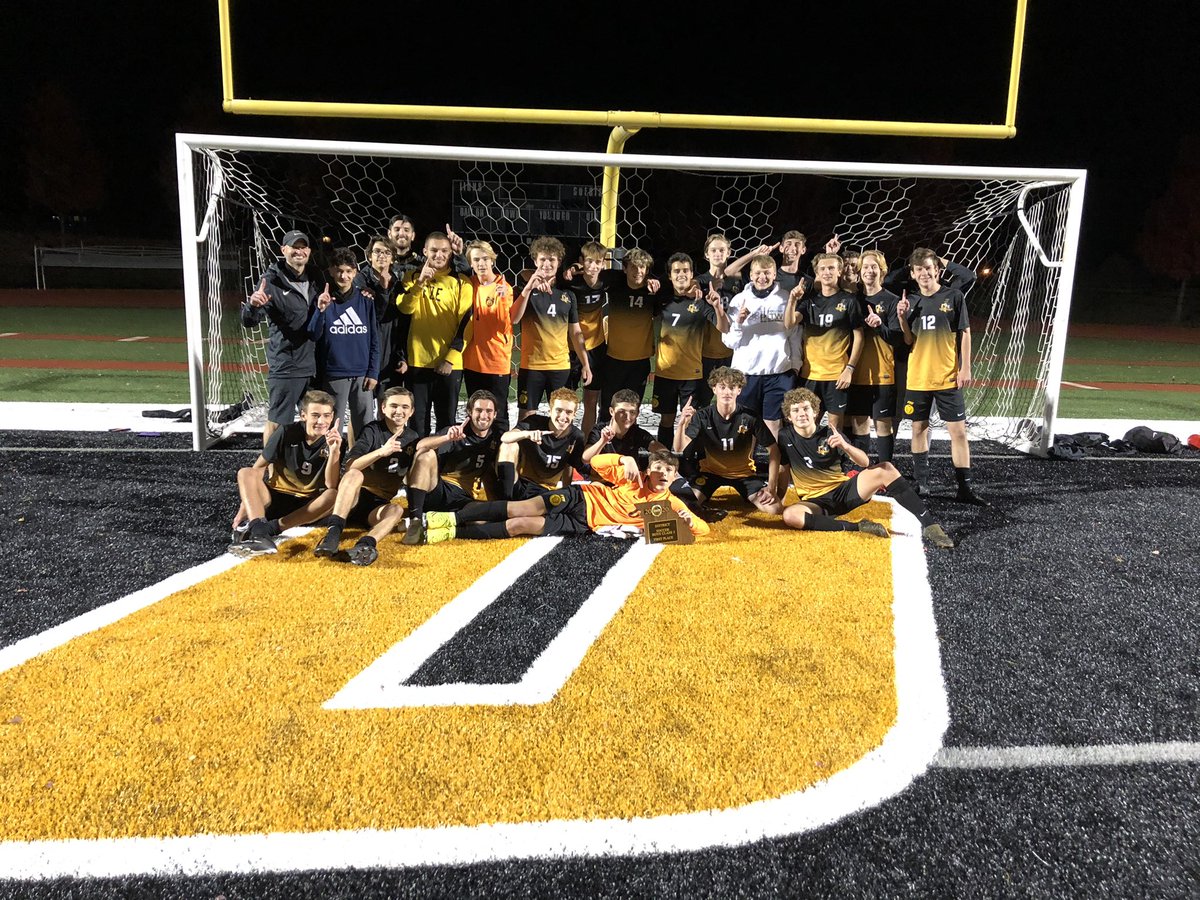 fzeactivities's tweet photo. C3D5 Soccer final, FZ East 2, Parkway Central 1 (PK’s}.  Congrats to our boys on the 1st Boys District Soccer championship in school history!! https://t.co/Hd8GIZkvlE