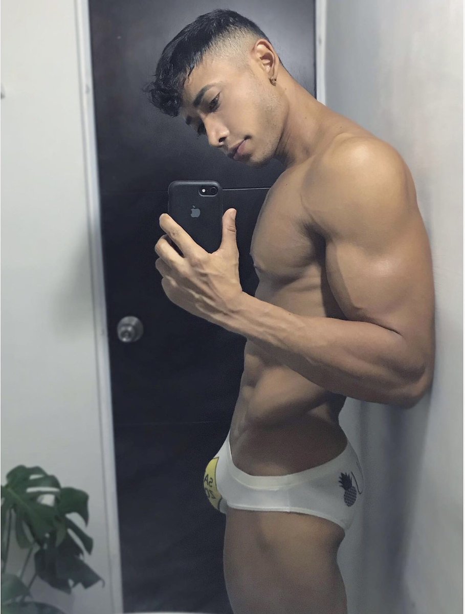 roimos's tweet photo. ducha y a dormir...👾 https://t.co/Xp7KCXo3Ay