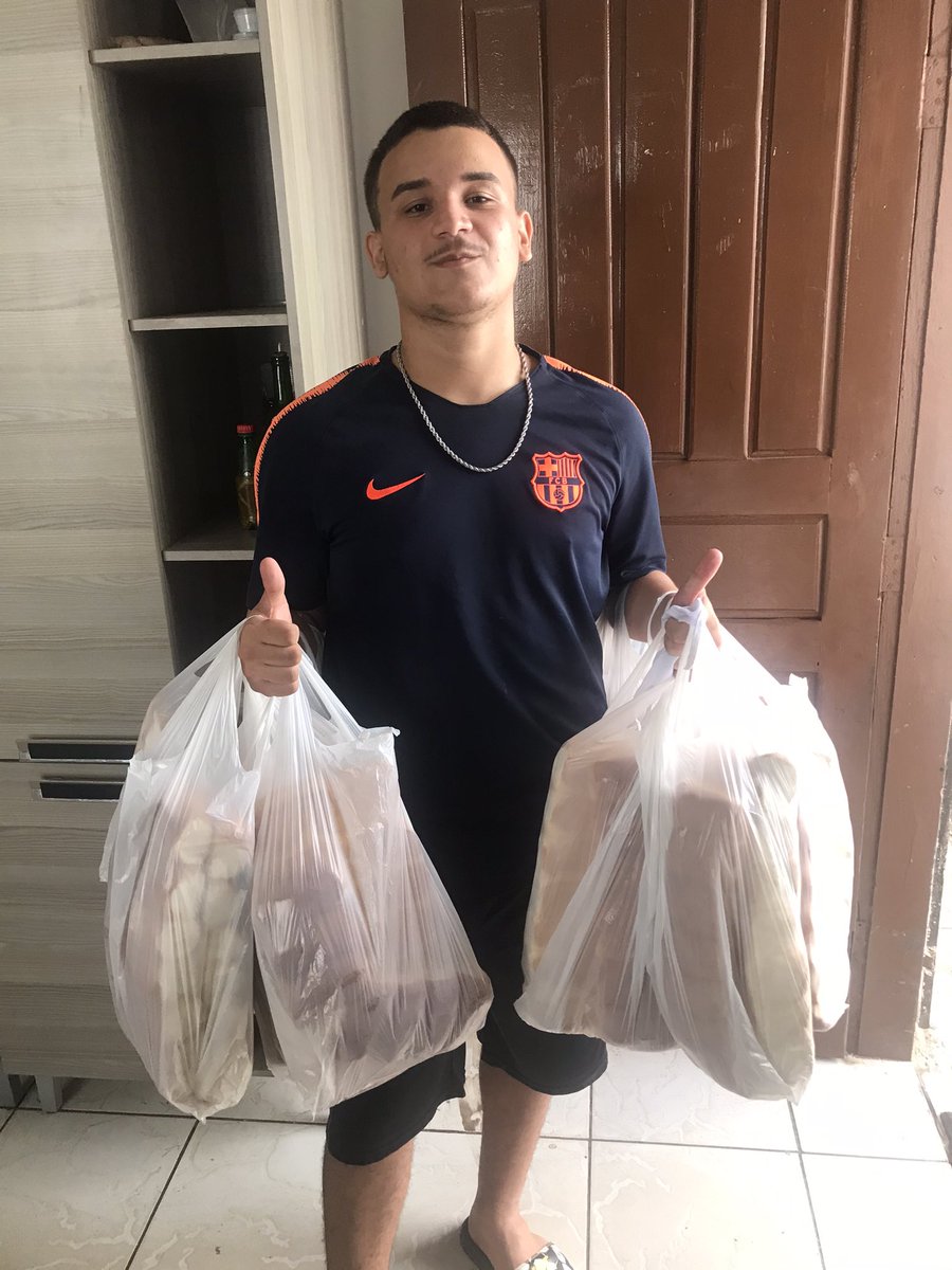 FLOPADOSFC07's tweet photo. Nosso menino gusta . Muita mídia pouco futebol 🤣🤣🤣🤣 #FutDosTuiteiros  #flopadosfc https://t.co/V9ul1JEQr9