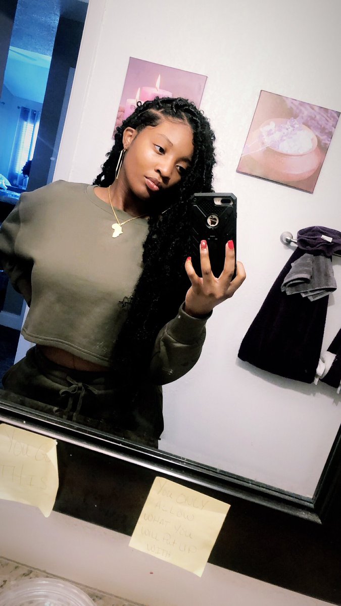 juscallme_des's tweet photo. Leave a nigga drooling 🤤 😌❤️🥰 https://t.co/uGQ0VCbrdI