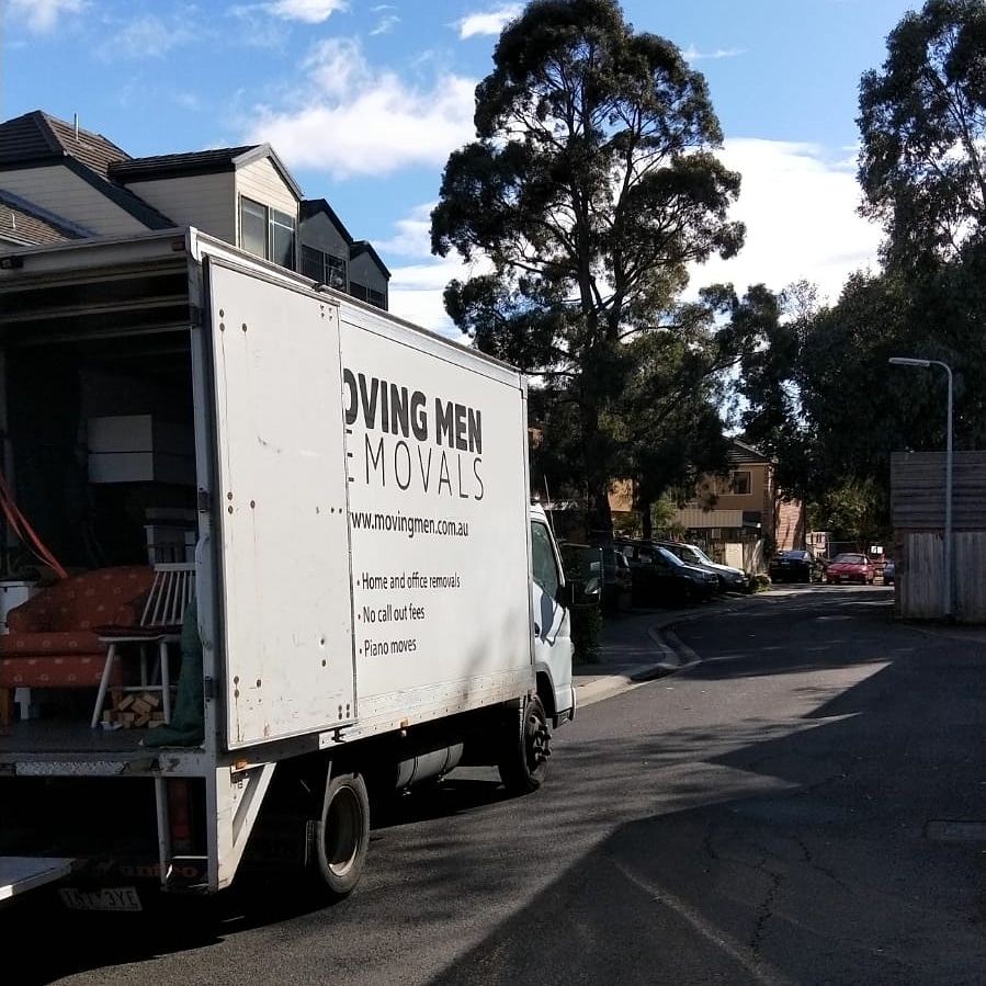 Movingmenrmvls's tweet photo. Oh hello there, it's great seeing everyone out there in our new normal in Melbourne! Remember to stay safe and happy moving! #movers #melbourneremovalist #removalist #movingmen #removalistmelbourne #staysafe https://t.co/5ZNj9FqLUx