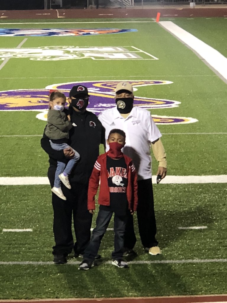 MegRod3's tweet photo. So proud of their daddy @1CoachRod and Papi! It was a great game, and the @BroncAthletics took the W 34-28 against @CMSatSP_Wolves. Look for their interview on @KRIS6News. 🎉👏🏈 @CCISD #CCISDproud #familylegacy https://t.co/F3SPtq4KJ9