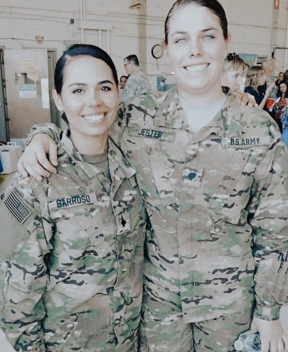 FirstGenWatts's tweet image. 🇺🇸VETERAN SHOUT OUT🇺🇸
Goes to our amazing veteran liaison @yoitsjen. Not only did Jen serve our country, she is also a first gen student! She does it all 🤩 Thank you for your service Jen and to anyone else who has served our country! ❤️🤍💙 #FirstGenWeek #FirstGenVeterans