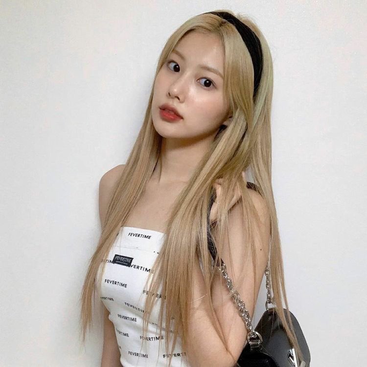 hyewonioey's tweet image. good morning friend