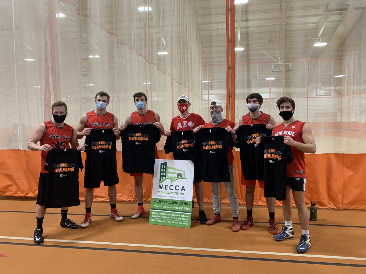 BGAlphaSigs's tweet photo. It may have taken five years for wiffleball to come back but your Alpha Sig boys had an undefeated season and are back-to-back champs with the W over @SPEOKBG congrats boys!! 🏆👏🏼 https://t.co/H9zG2o14K0