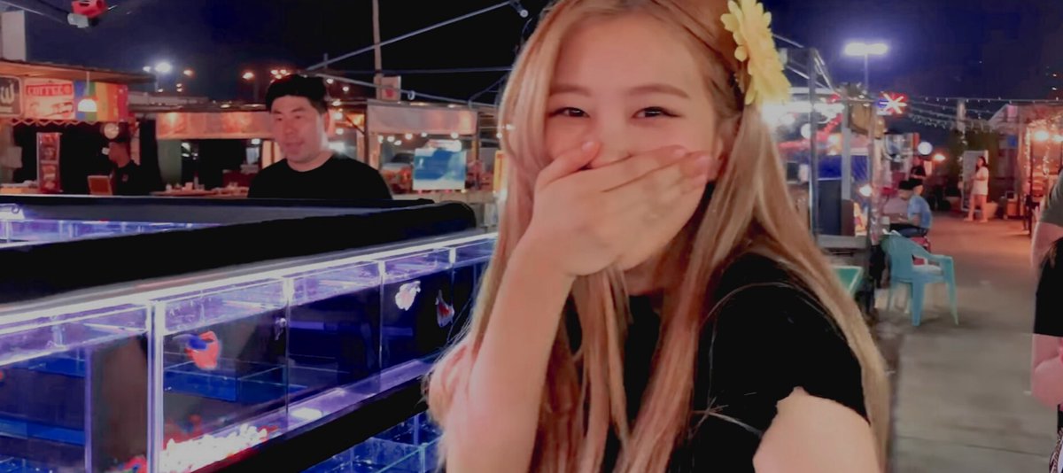 rosie tweet media