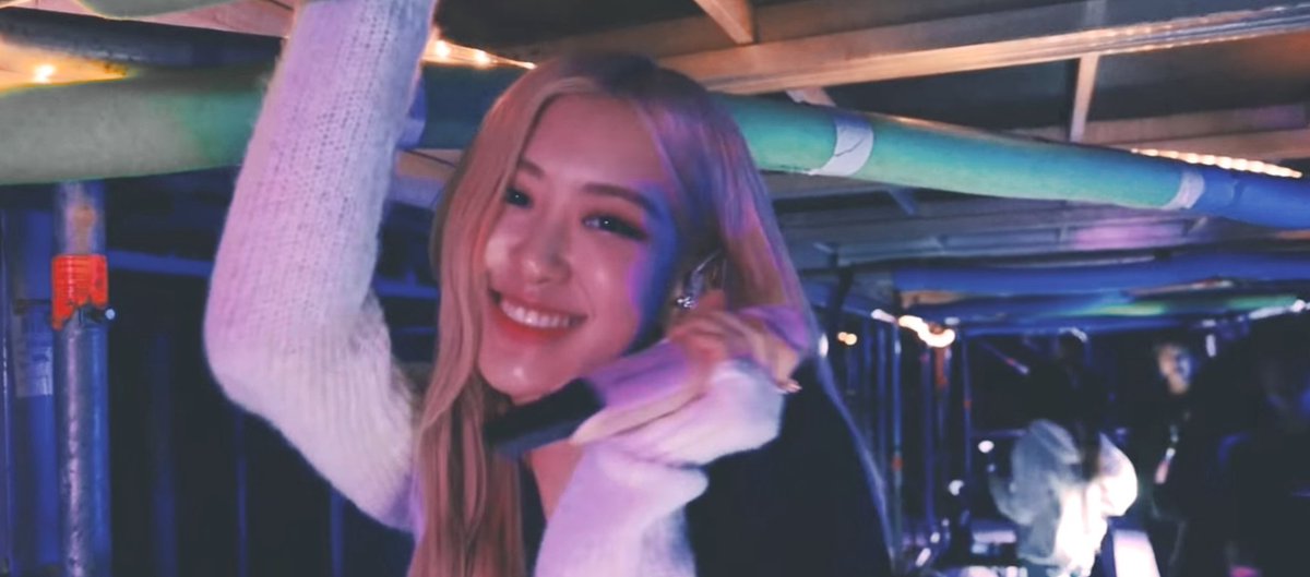 rosé through lisa's eyes