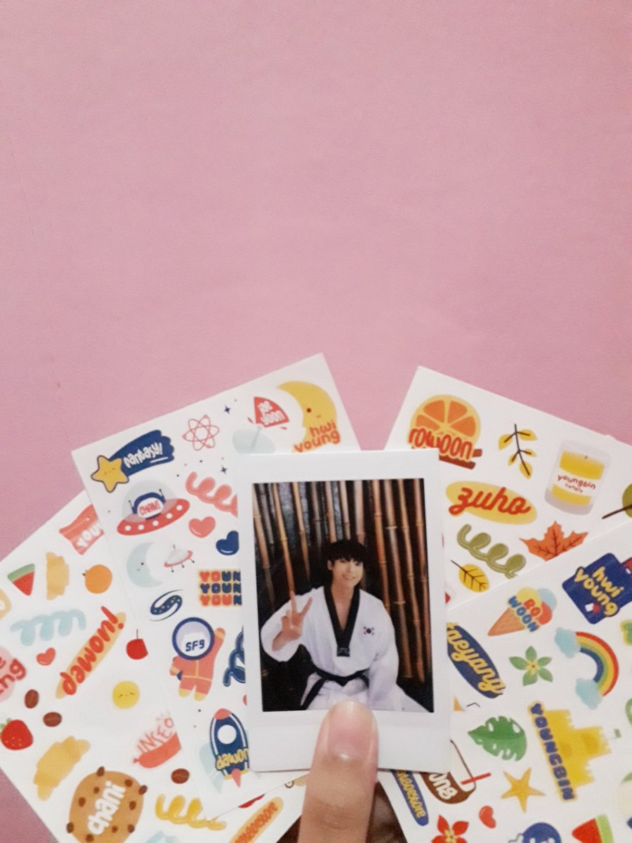 chaniable's tweet photo. liat apa yang baru dateng ke jempolku!!!!! lushu lushu banget mau aku gigit🥺🥺🥺terimakasi<3 https://t.co/F5w5GAlPoA