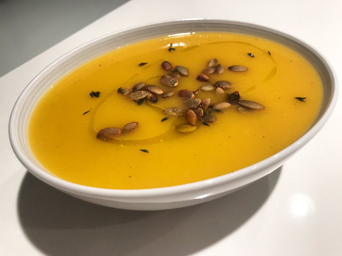 Avelino_Santos_'s tweet photo. HOME MADE #butternutsquash Soup with toasted Pumpkin Seeds π
#soupforthesoul #lovesoups
#cozy #wednesday #food
#foodporn #election #week https://t.co/0DpGstOxMf