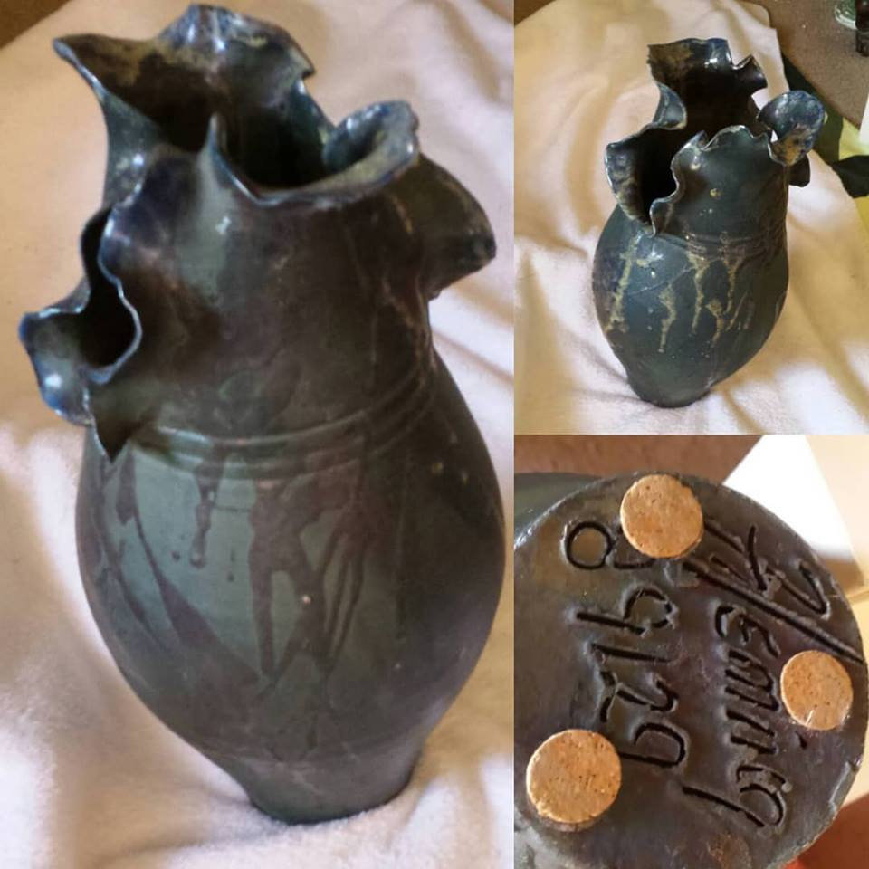 DWedgeCreations's tweet photo. #etsy shop:Vase Abstract Pottery Slag Art,signed"Fleming" Modern Art https://t.co/QPAKv8PfCA #fleming #art #slagart #abstract #midcentury #pottery #vase #dripglaze #flemingartvase #abstractpottery #artdeco #artpottery #potteryvase #wavyedge #rufflededge #gothic #modern https://t.co/WMwvO8z7y5