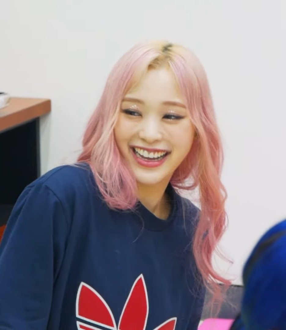 A thread of Gahyeons smile because it never fails to make me happy