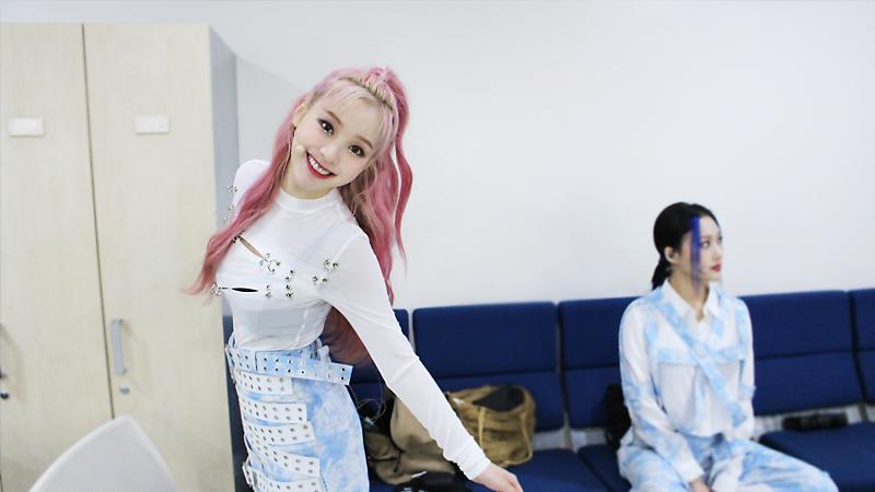 A thread of Gahyeons smile because it never fails to make me happy