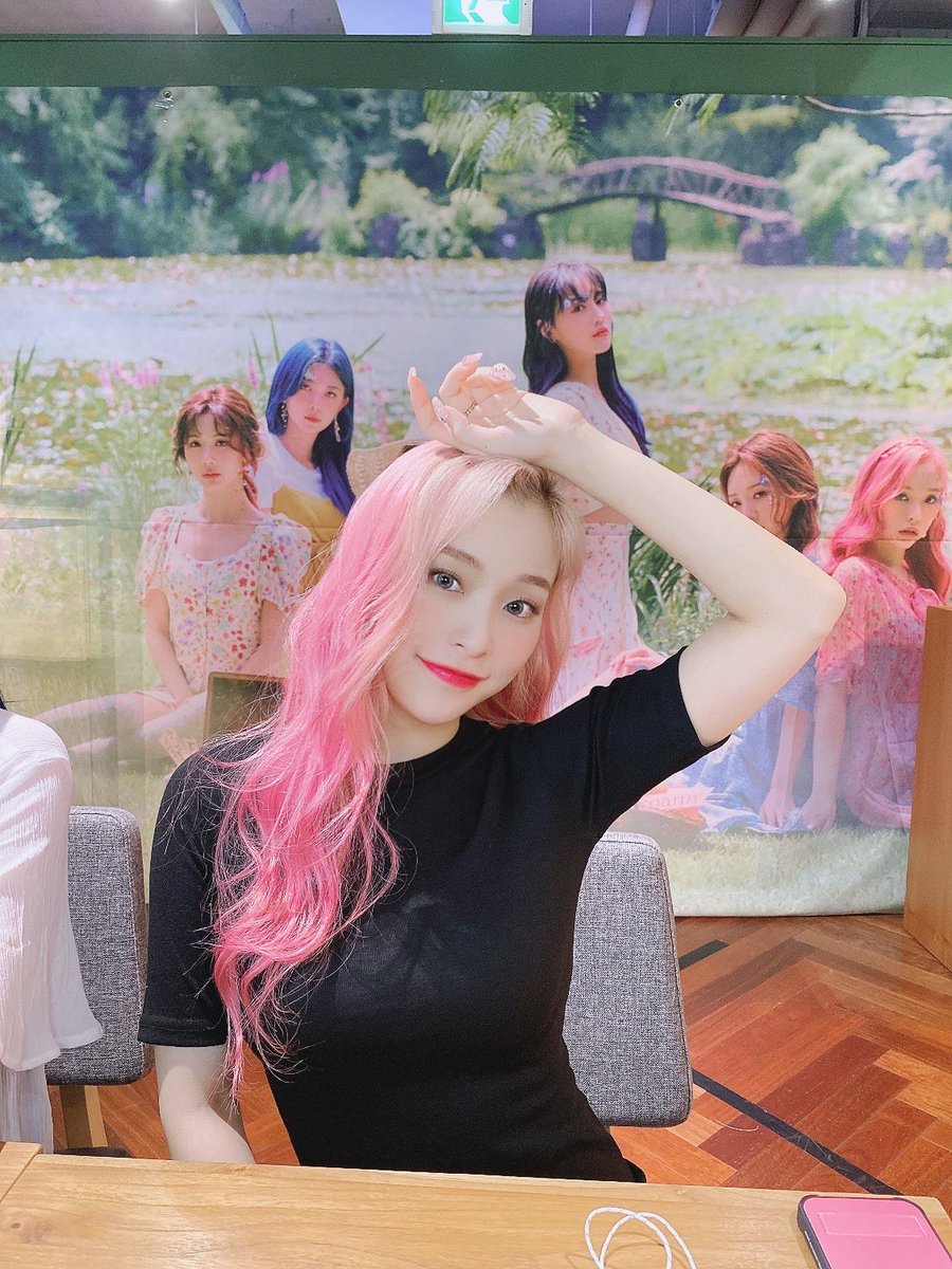 A thread of Gahyeons smile because it never fails to make me happy