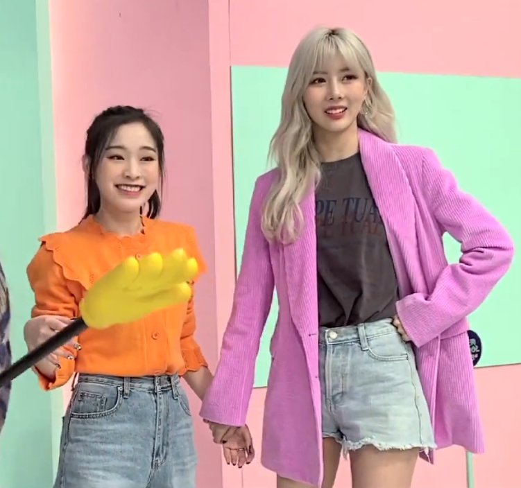 A thread of Gahyeons smile because it never fails to make me happy