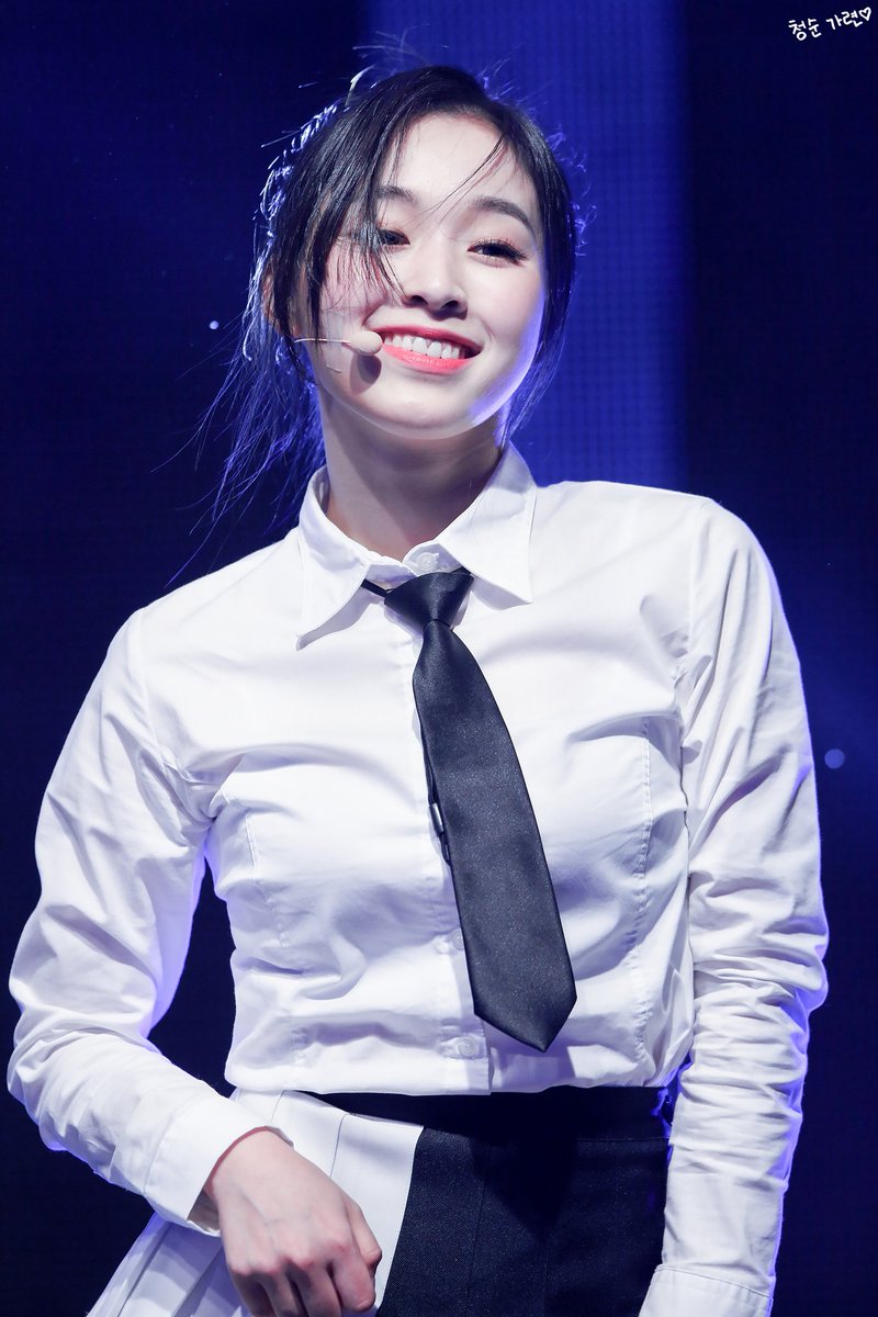 A thread of Gahyeons smile because it never fails to make me happy