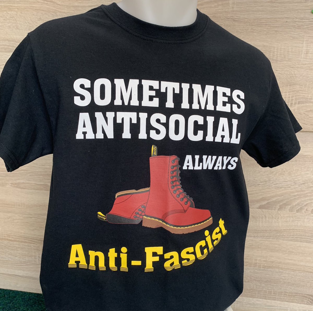 CaltonBooks's tweet photo. Oor quality DM #sometimesantisocial #alwaysantifascist black t sizes small to 3XL
#lovecaltonbooks #stampoutfascism https://t.co/Lg7ArzbIrh