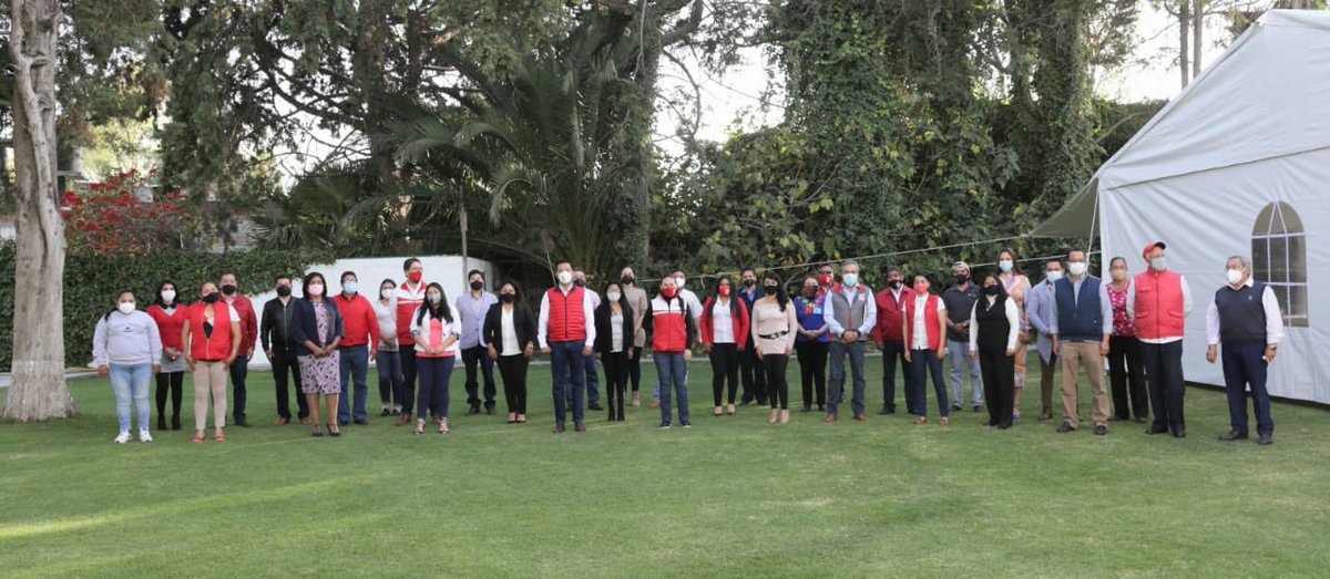 AlejandraDMV's tweet photo. En Encuentro con Dirigencias Municipales de las Regiones de Amecameca y Chimalhuacán, reiteramos: 2018 quedó atrás, el 2021 está a nuestro alcance. El @PRI_EDOMEX está de pie, está en marcha, está de regreso y vamos a dar la batalla hasta lograr el triunfo. #VamosConTodo https://t.co/VGzsWosGIC